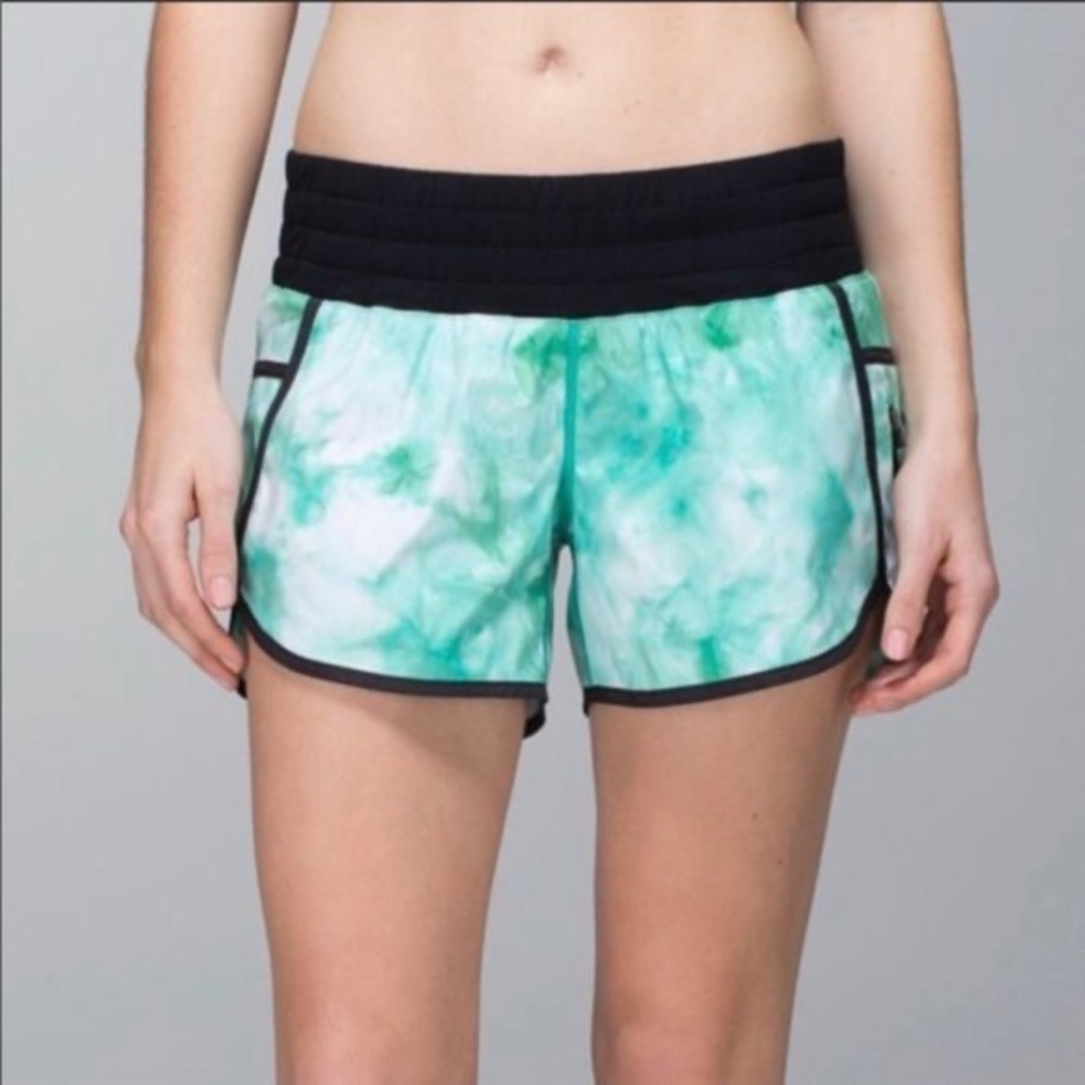 Lulu lemon 4 inch tie dye hotty hot (old style)